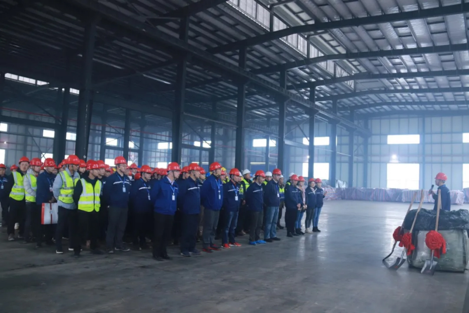 新年新車間！中部產(chǎn)業(yè)基地舉行循環(huán)二期投產(chǎn)