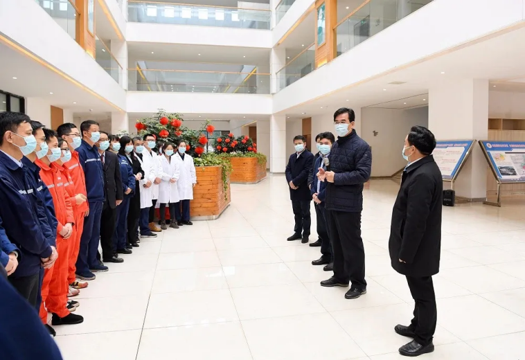 貴州省委副書記、省長(zhǎng)李炳軍慰問西部產(chǎn)業(yè)基地駐地人員