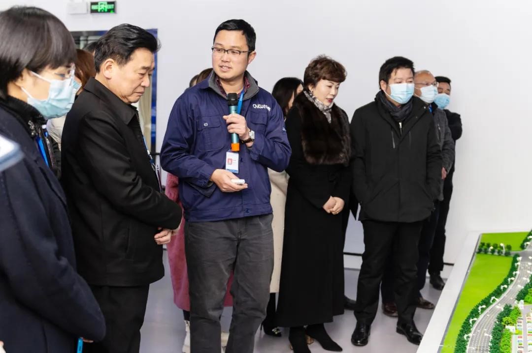 全國、省、市人大代表赴中部產(chǎn)業(yè)基地開展會前集中視察工作