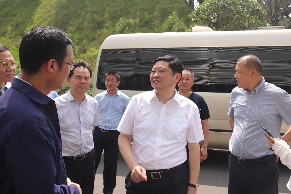 加快發(fā)展，搶占機(jī)遇丨夏建平一行調(diào)研中偉新材料中部產(chǎn)業(yè)基地