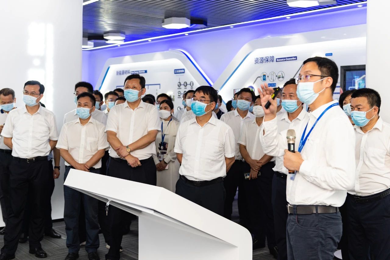 寧鄉(xiāng)經(jīng)開區(qū)黨工委書記、寧鄉(xiāng)市委書記于新凡率觀摩團調(diào)研中部產(chǎn)業(yè)基地