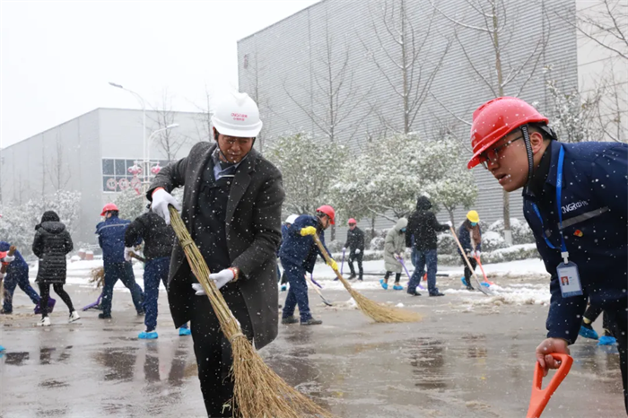 點(diǎn)贊！掃雪除冰，他們是最美的風(fēng)景